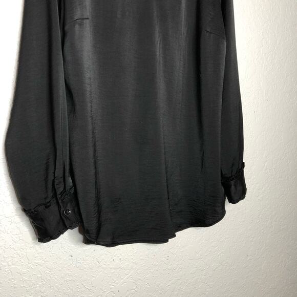 Cabi Classic Blouse black v neck ruffle trim top size Medium #3599 - Picture 4 of 14